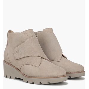 NEW VIONIC Abby Wedge Ankle Bootie in Cobblestone Suede